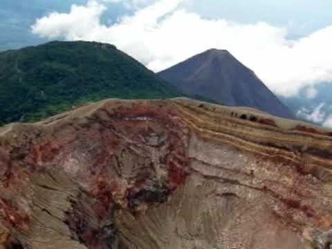 Volcán de Santa Ana o Ilamatepec y  Volcán de Izalco, El Salvador