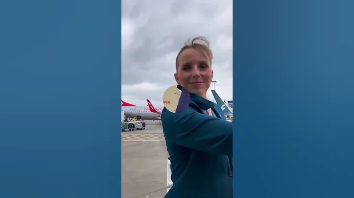 Air hostesses trying to close door #shorts