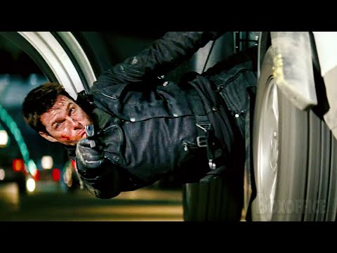 Video Tom Cruise passa dal paracadutismo all'inseguimento in auto in meno di 4 minuti