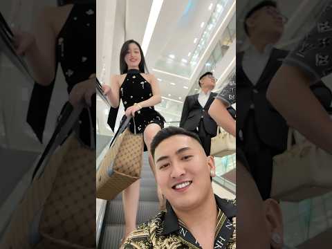Phạm Việt Anh cùng Thảo Vy