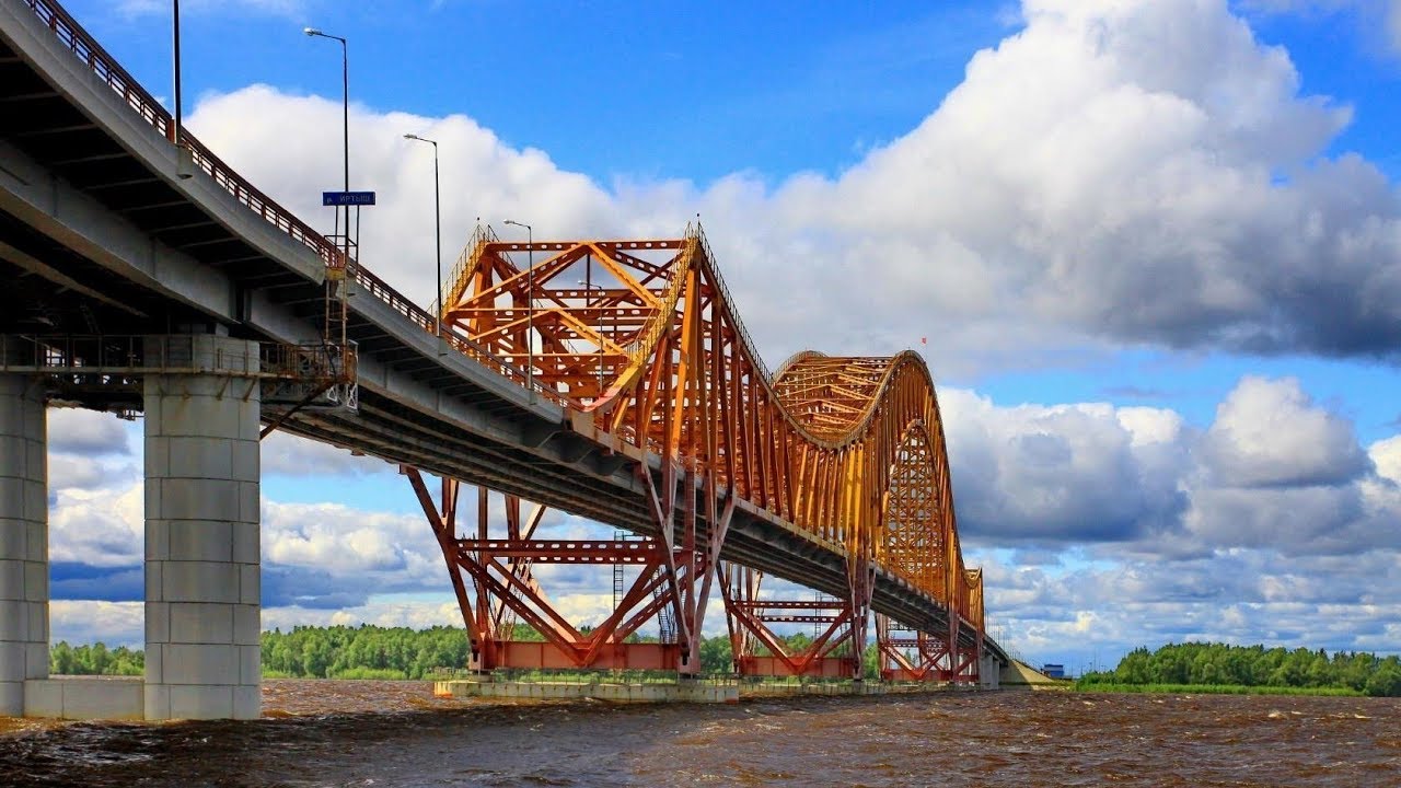 Мост в ханты мансийске сколько металла ушло. Ханты-Мансийск мост красный дракон. Мост через Иртыш в Ханты-Мансийске. Красный дракон мост через Иртыш. Мост дракона Ханты Мансийск.