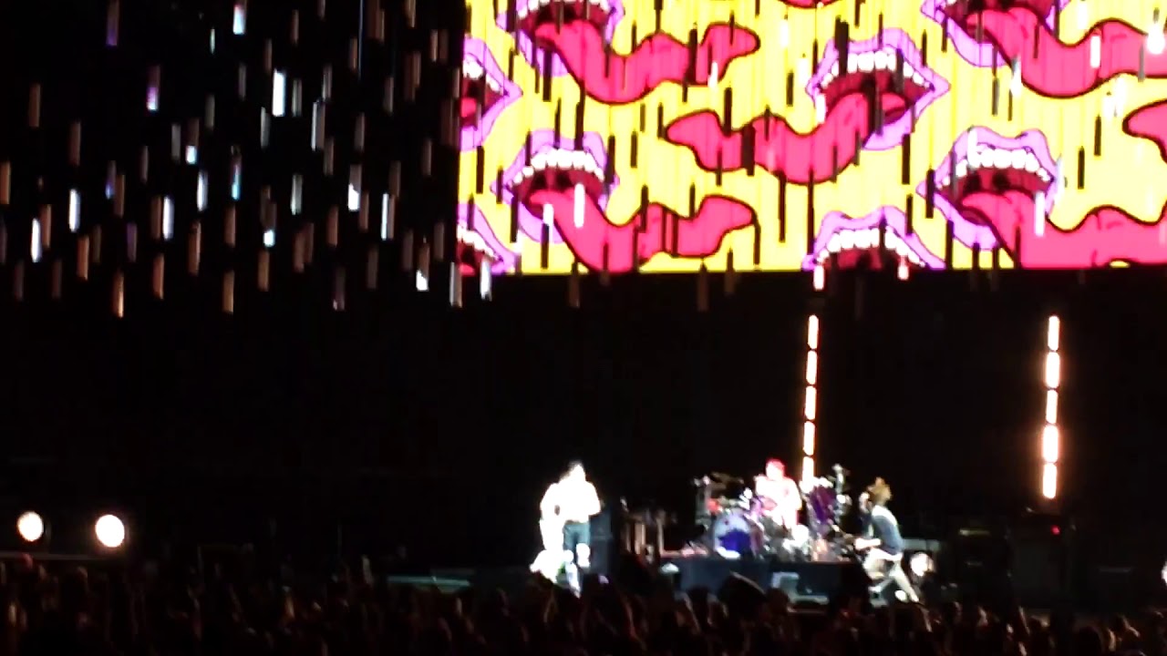Give It Away Red Hot Chili Peppers Live in Philadelphia Feb. 17, 2017 YouTube
