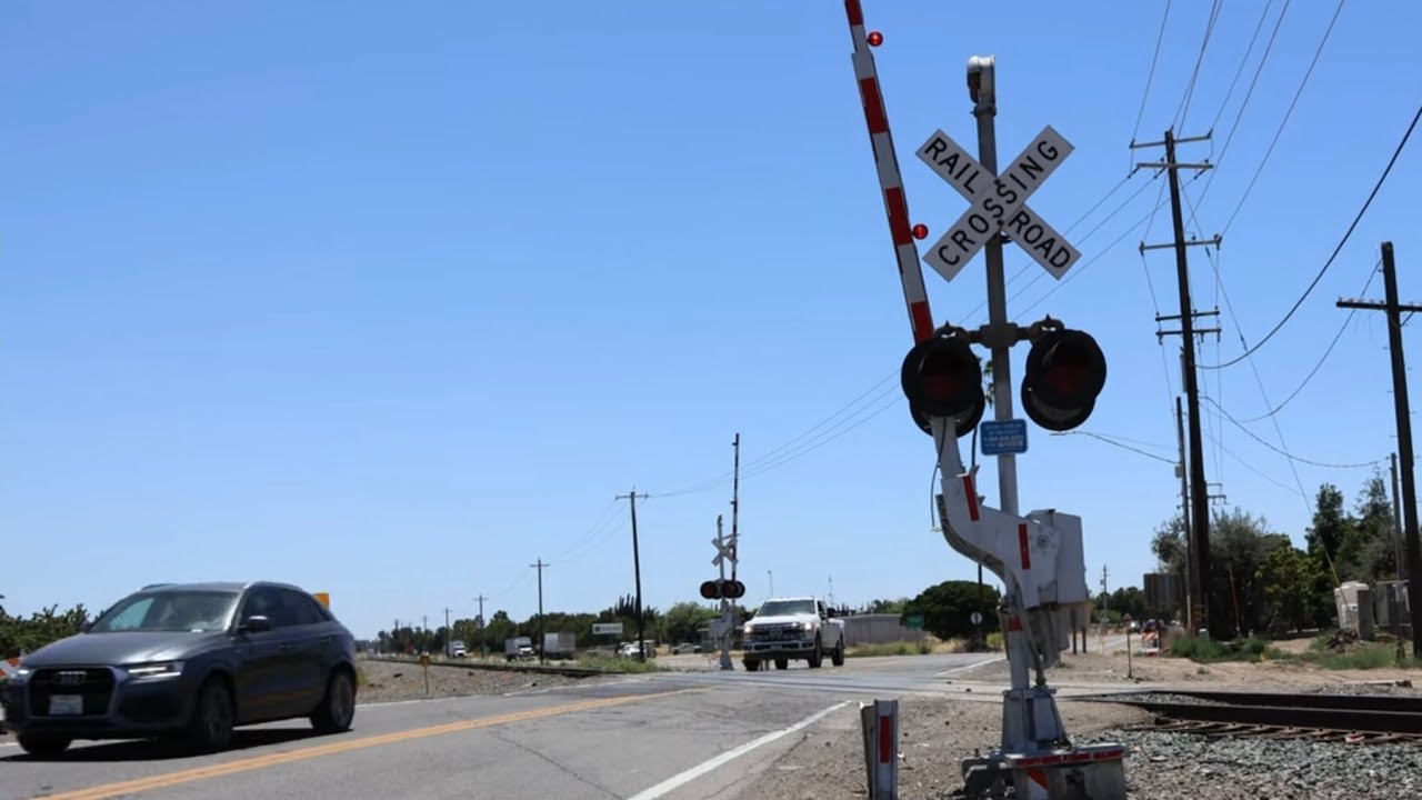 Highway 33 Railroad Crossing (SR CA-33) Walk Tour, Patterson CA