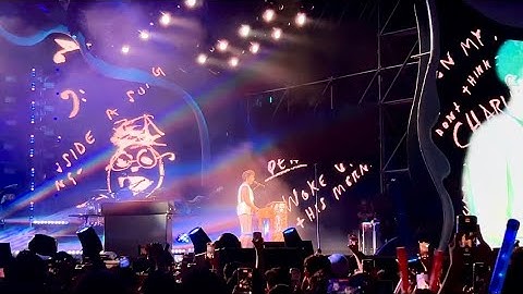 Hơn 8000 khán giả đồng thanh "Superman Cần Thơ" cùng Charlie Puth trong đêm nhạc hội 8Wonder !