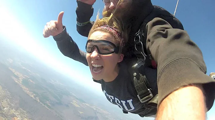 Tandem Skydive | Murfreesboro, TN | Rachael Hensley