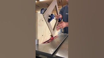 Installing Splines on Picture Frames. Easy Tablesaw Jig. #woodworking #maker #diy