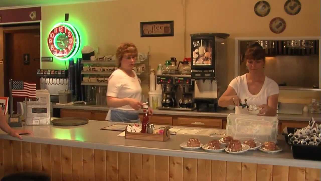Great Getaways: 3 Seasons Cafe - Manistique, MI