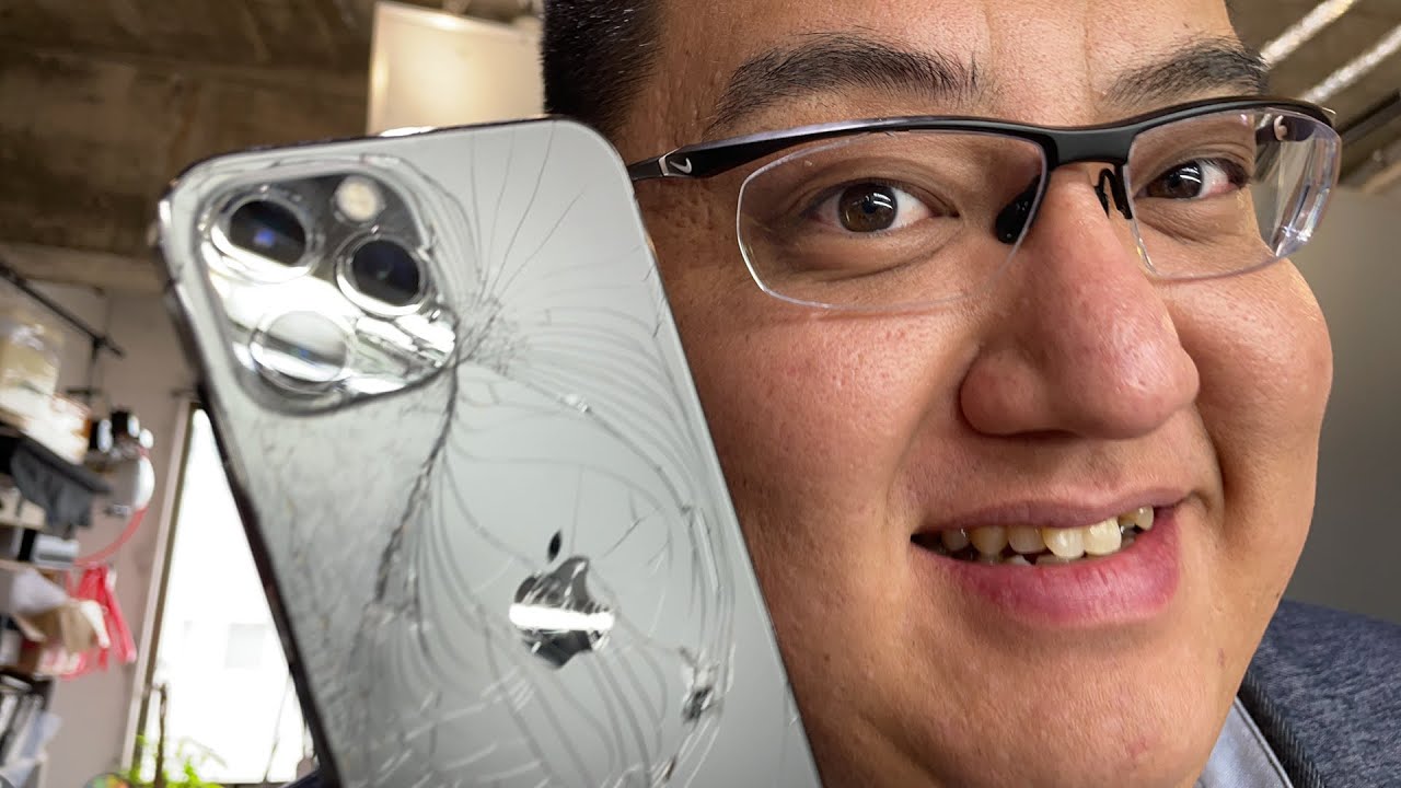 iPhone256GB背面割れ iPhone 12 背面ガラス割れ バックパネル交換修理 - YouTube