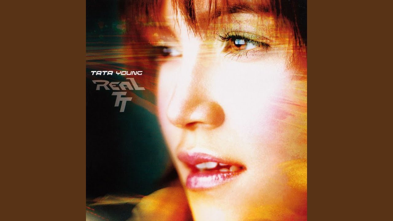 ปกเพลง เพียงมีเธอ — TATA YOUNG