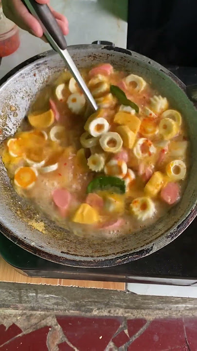 There are those who buy seblak and bring a big bowl #sellingidea