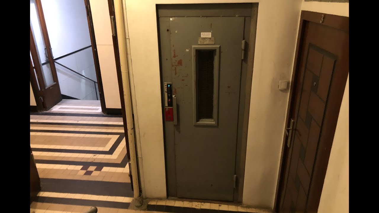 1960s FJV single-speed traction elevator (Original) - @ Budapest, Dereglye utca 6.