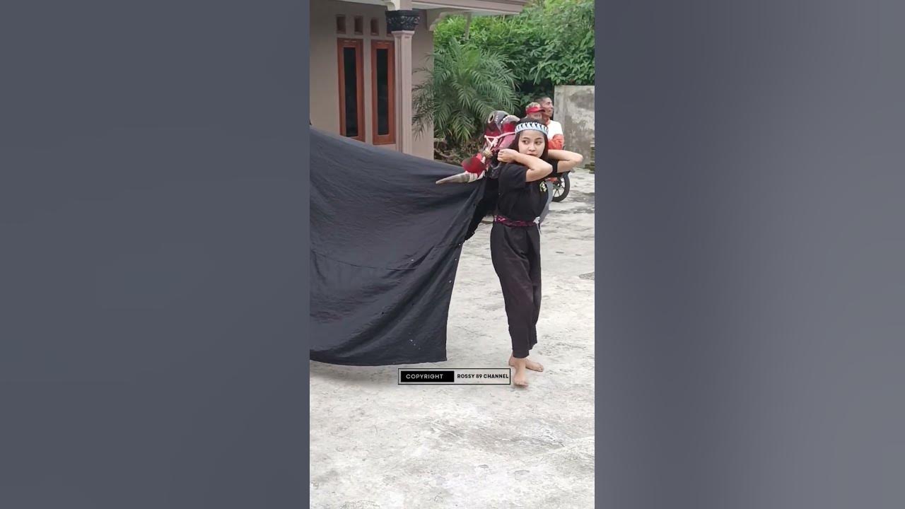 Banteng Cewek PBSC Joget mberot DJ Bantengan Walisongo Putra Mandala