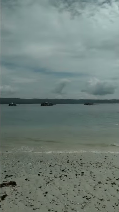 Story' WA IG main di besisir pantai pangandaran