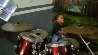Anak Kecil Main Drum Lucu 2020