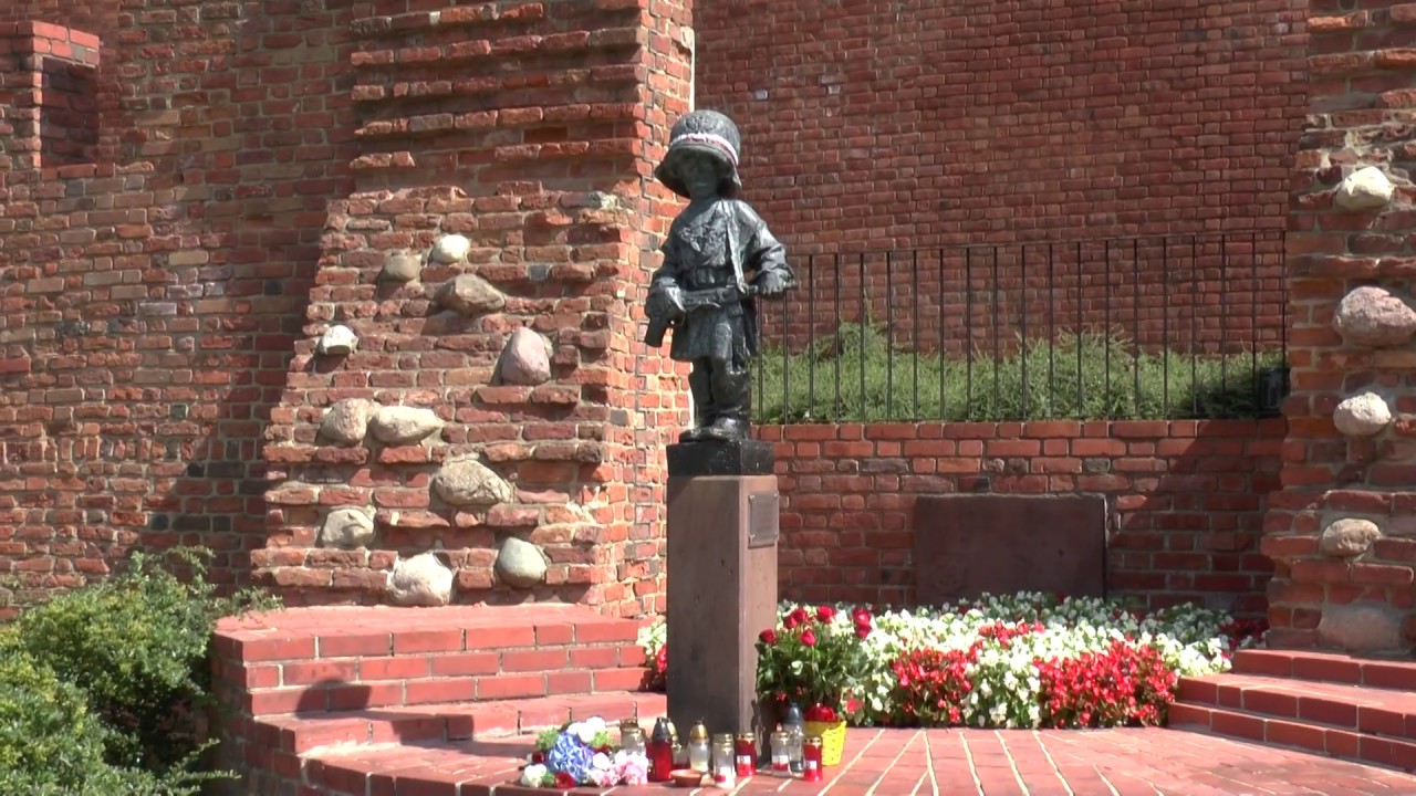 POMNIK MAŁEGO POWSTAŃCA WARSZAWSKIEGO - WARSZAWA 15 SIERPNIA 2017