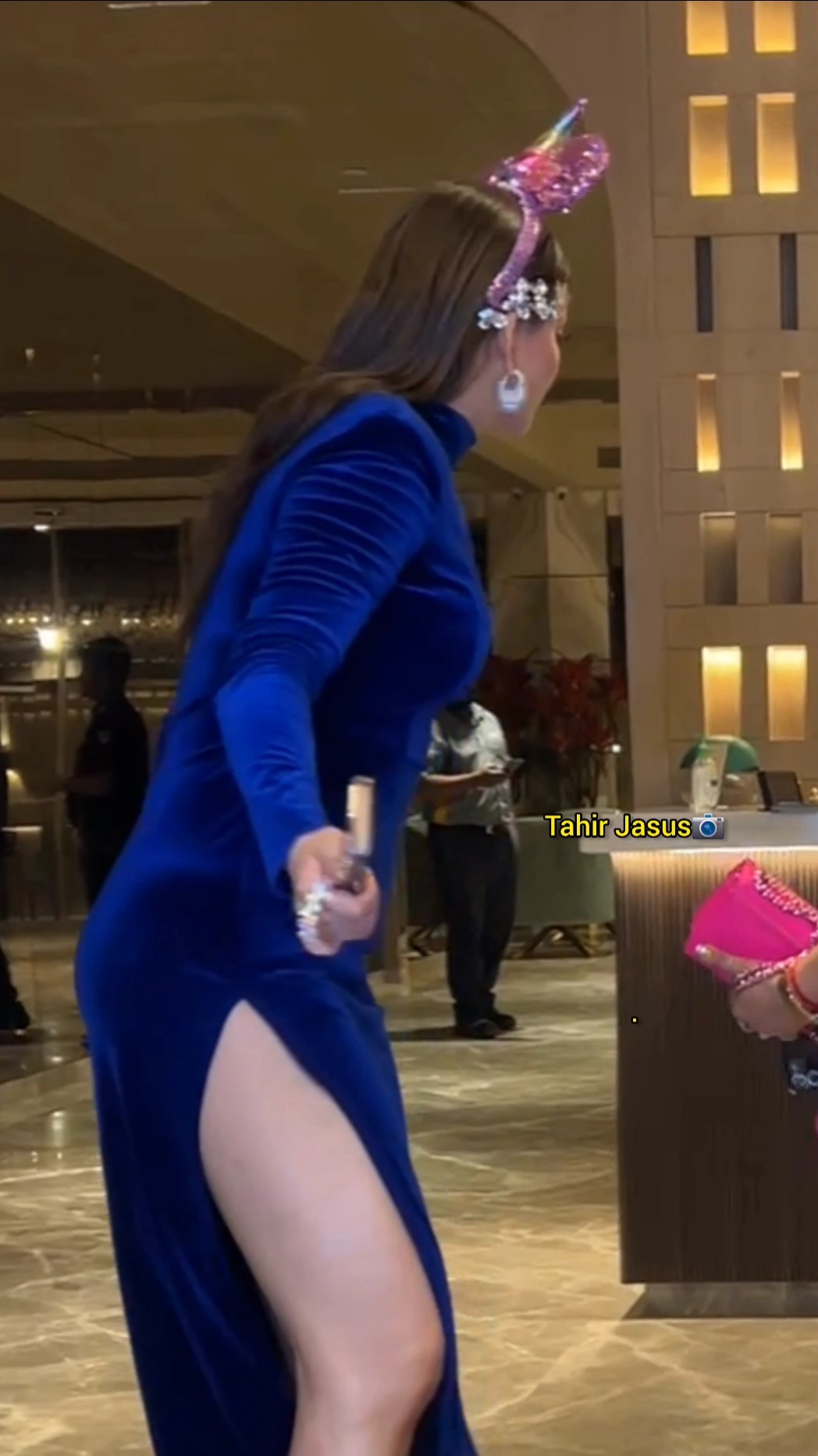 Mast L??k. #urvashirautela #shorts #tahirjasus #bollywood