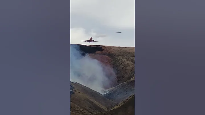 DC-10 Air Tanker Wahluke Slope Fire/Saddle Mountai...