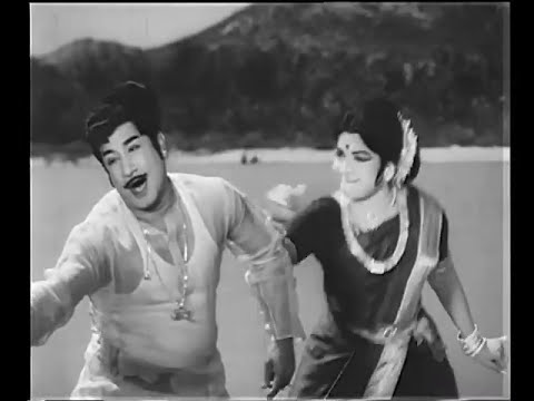 Adi Ennadi Raakamma Video Song      Pattikada Pattanama Tamil Movie Songs
