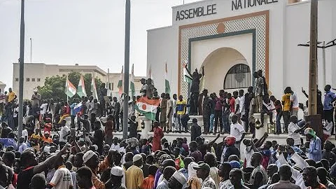 ECOWAS set to meet on Niger; coup leaders say bloc planning ‘military intervention’ • FRANCE 24