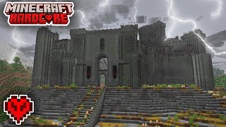 I Built a HAUNTED CASTLE In Hardcore Minecraft