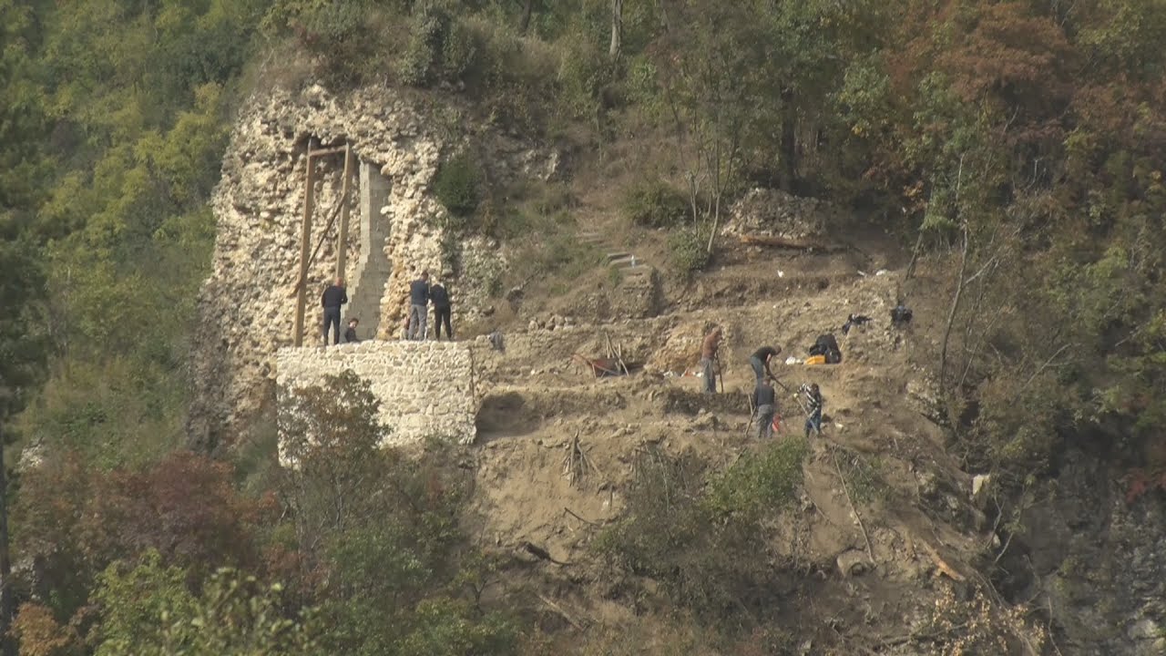 Pronađeni značajni artefakti na tvrđavi Teočak: Ovdje se vodio i luksuzan život