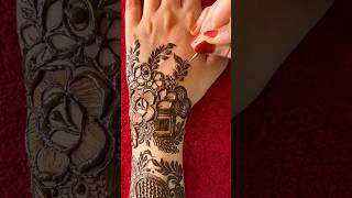 Back hand Mehndi design | #henna #mehndi #art #india #zabeelamehndi #shorts