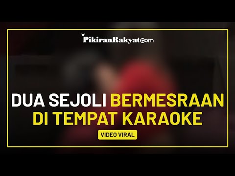 Viral! Pasangan Sejoli Bermesraan Diduga di Tempat Karaoke, Warganet Salfok ke Cleaning Servicenya