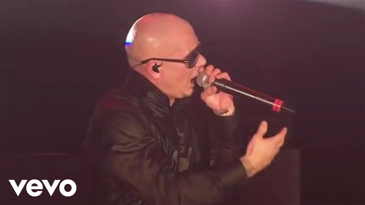 Pitbull On The Floor/I Like It (VEVO LIVE! Carnival 2012: Salvador,  Brazil) YouTube