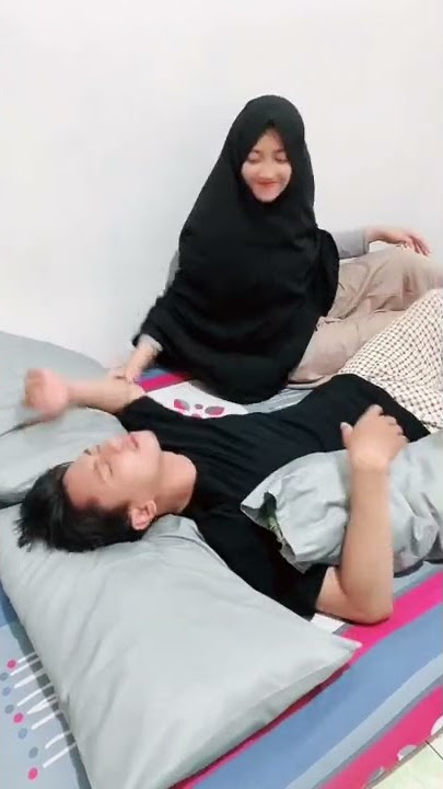 suami istri viral , tidur minta di peluk