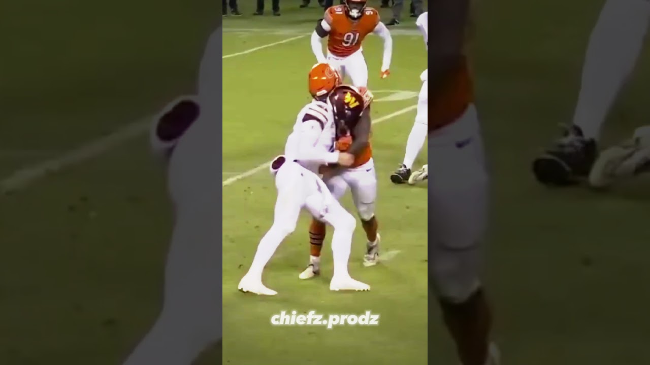 Carson Wentz BIG block on Roquan Smith😳