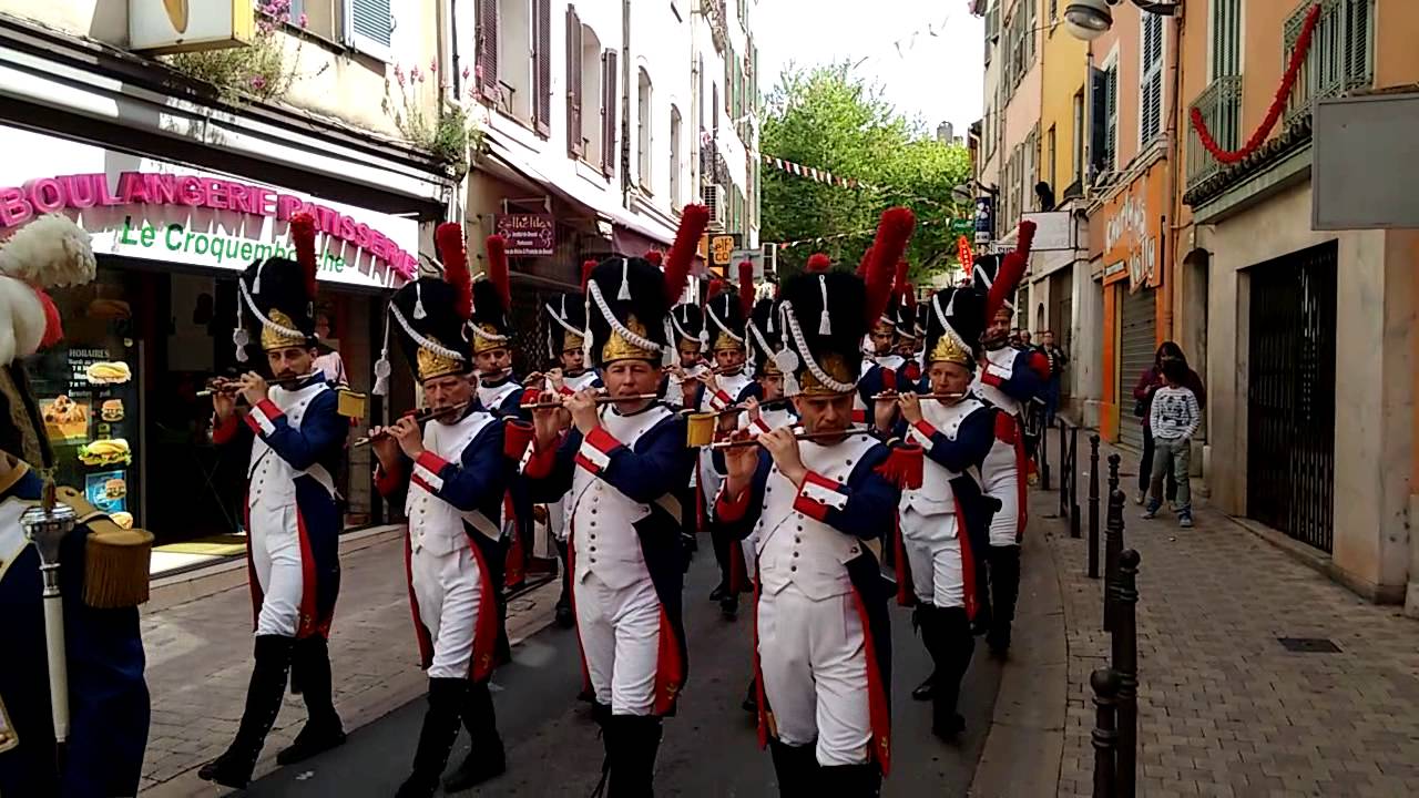 Fréjus bravade 2015 procession dimanche