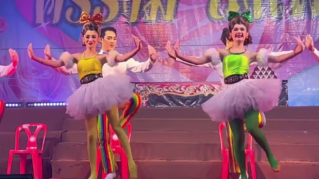 รำวงชาวใต้ น้องๆศิลปินในทีมงานศรราม น้ำเพชร