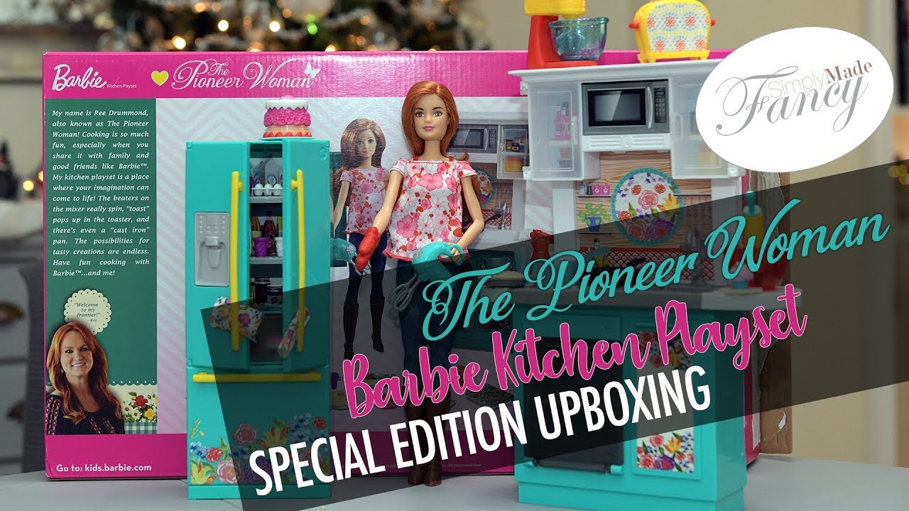 Barbie Pioneer Woman Ree Drummond Kitchen Playset with Cooking Chef Doll