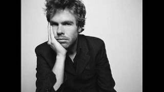 Video voorbeeld van "Josh Ritter - The Right Time"