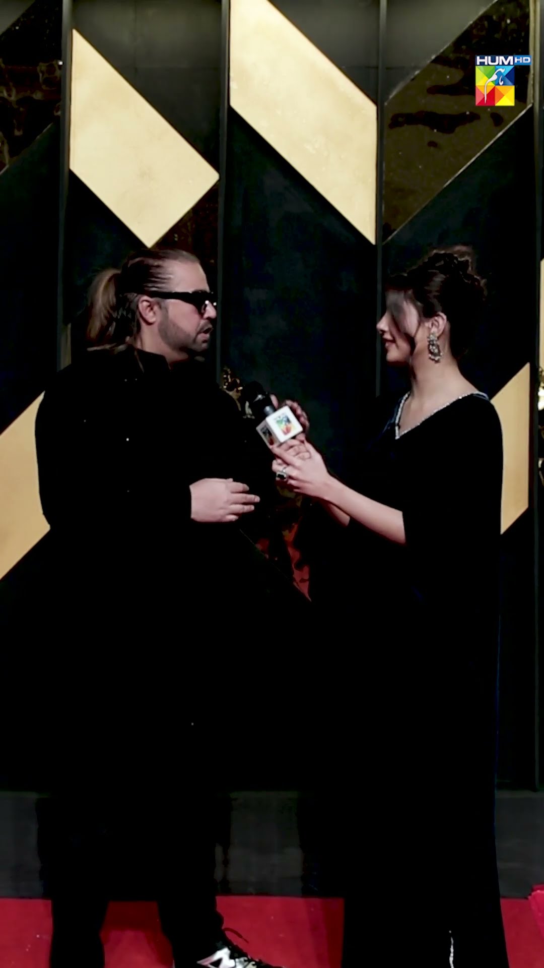 Ahmed Jehanzeb in conversation with Khadija Saleem at the grand celebration of 20 years of HUM TV!??