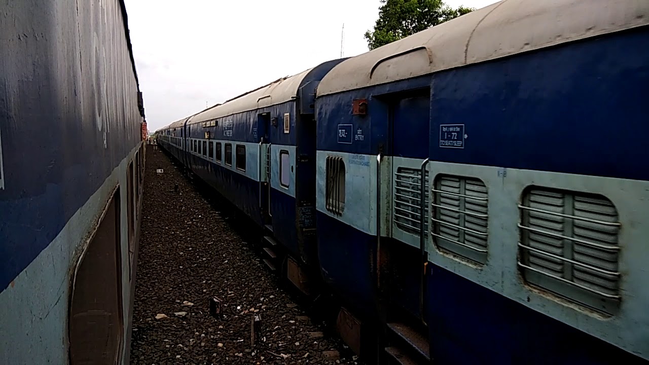 Single line Crossing of two superfast(s)--Former 22134  YPR Solapur SF & Hussainsagar SF Express