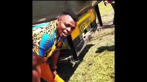 RINGTONE APOKO NARROWLY ESCAPES A GRISLY ACCIDENT