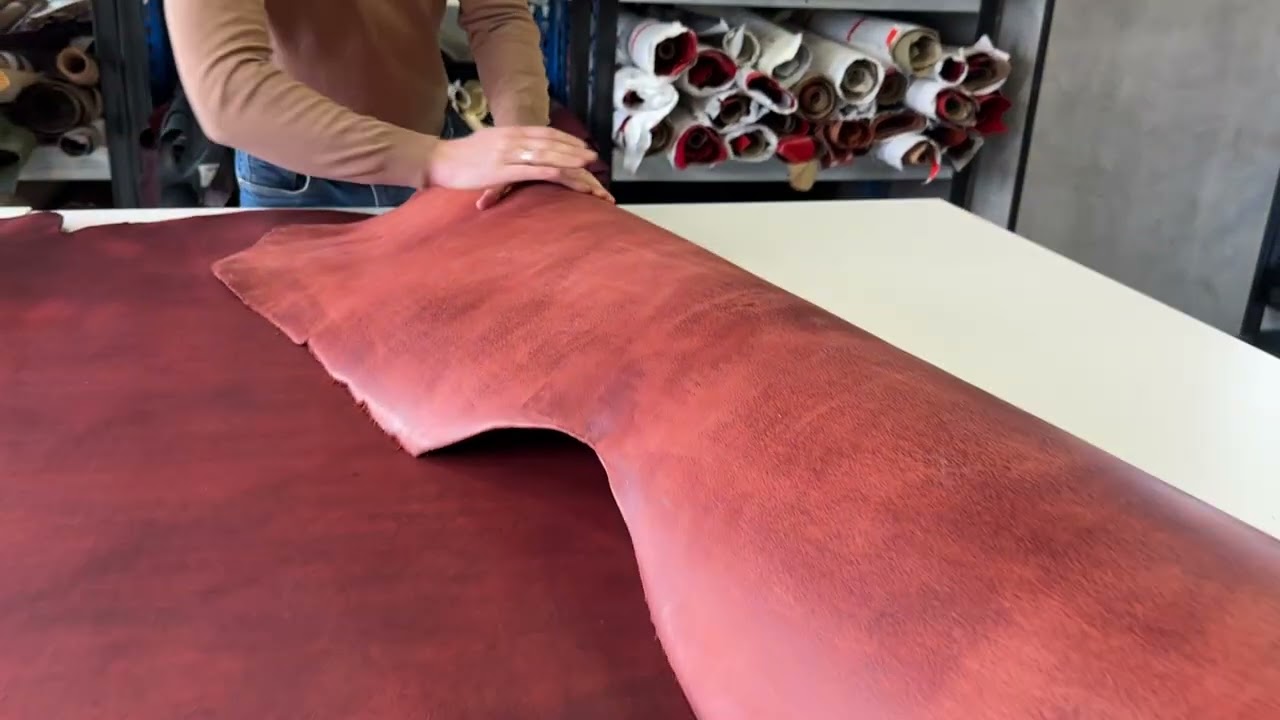 Crazy Buffalo, Bordo. Для ремней, портфелей и чемоданов. Смешанное дубление