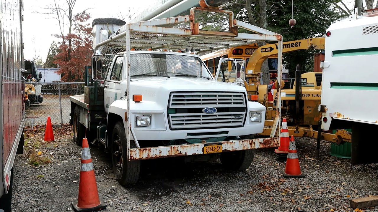1990 Ford F700 bucket truck - YouTube