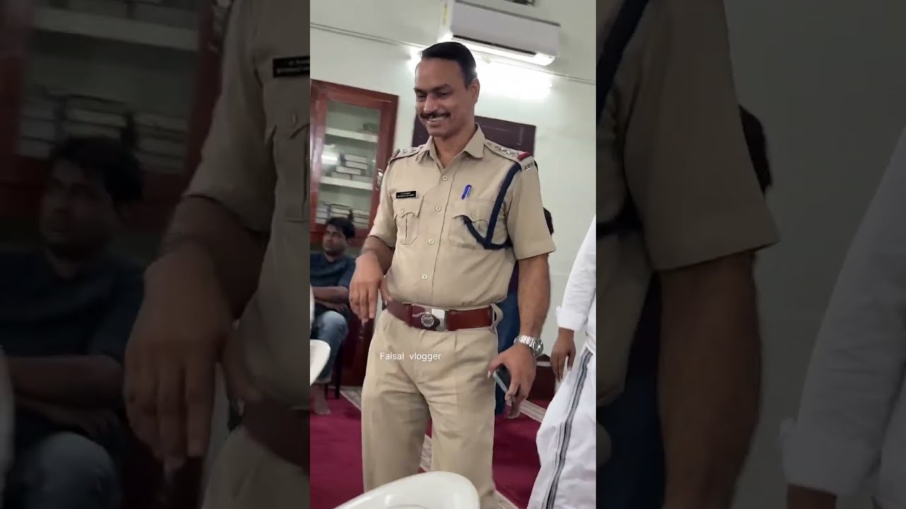 പള്ളിയിൽ പോലീസും വാരിയറും പിന്നെ 