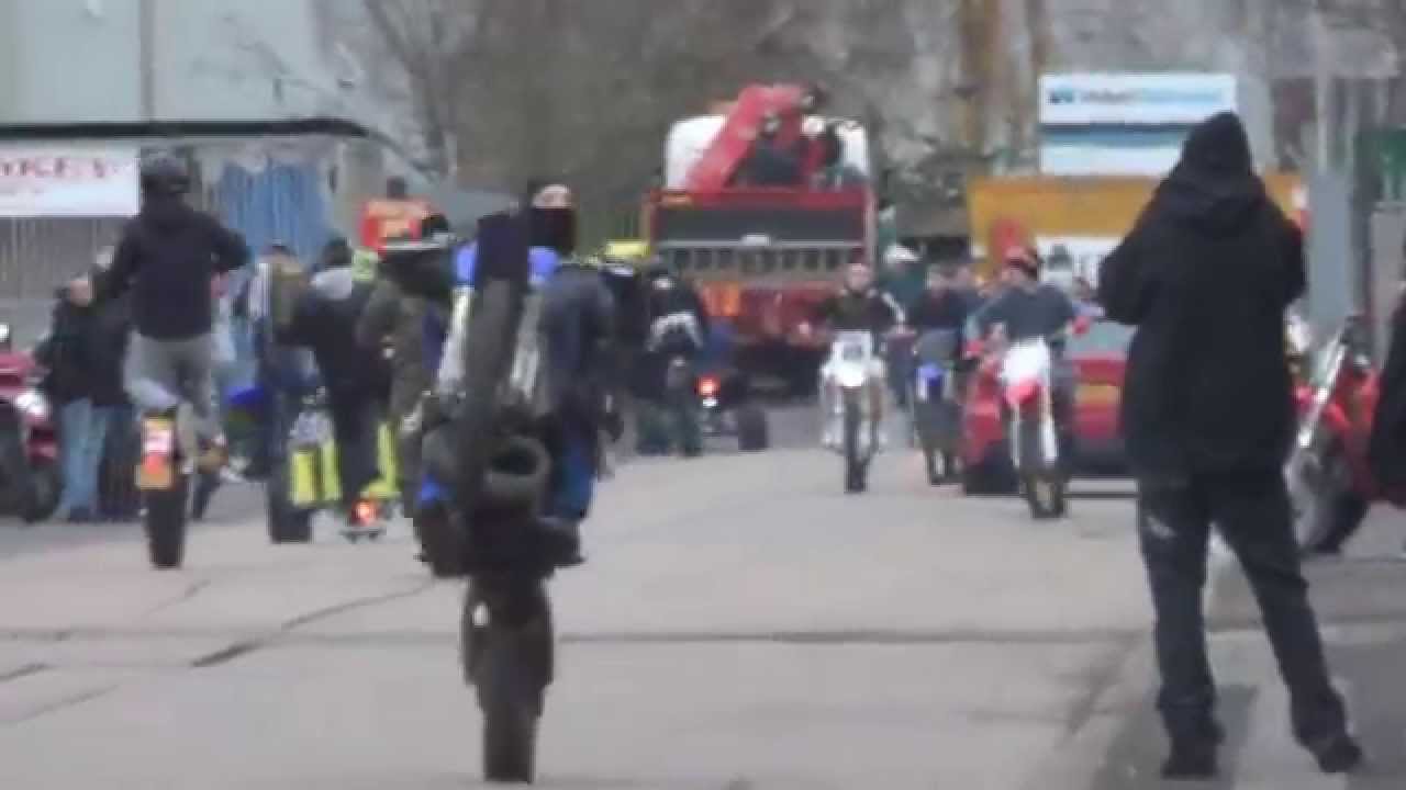 UK BIKE LIFE LINK UP / WHEELIES STUNTS MADNESS