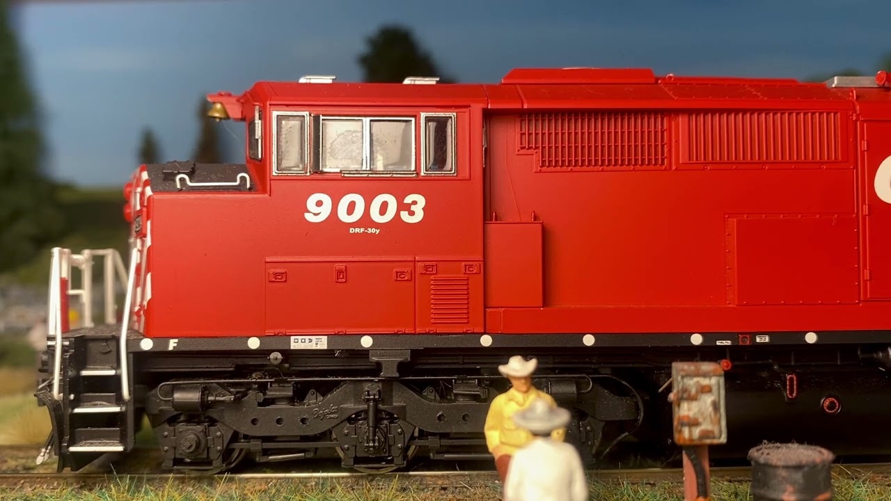 Bowser HO scale SD40-2F Red Barn with 2 Scale Sound Systems speakers - TURN UP THE VOLUME!!!!