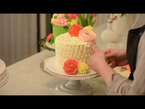 White Flower Buttercream Garden Cakes Trailer