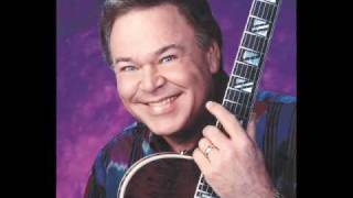 Video thumbnail of "Roy Clark "Thank God And Greyhound""