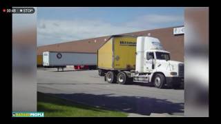 THE BEST PARKING SKILLS by a Volvo Truck Driver screenshot 4
