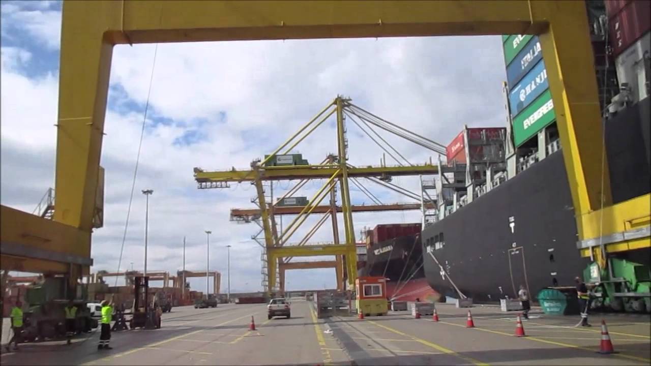 Cargo Survey Yacht Loading Break Bulk in Container Ship at Valencia ...