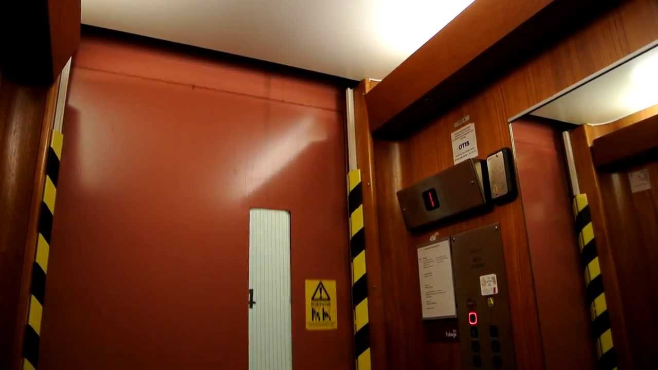 1960s ASEA fast traction passenger elevator (mod) @ Hammarby Fabriksväg 21, Stockholm, Sweden