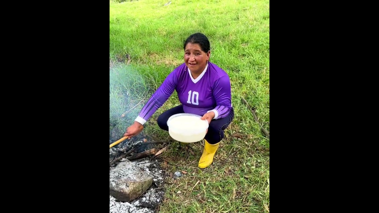 Así es como curo mi cántaro de barro para hacer la chicha | AURORITA