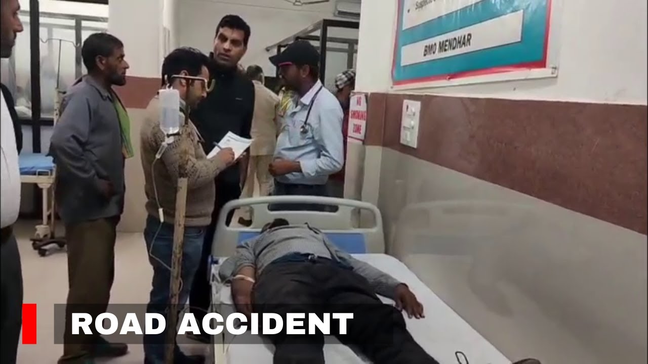 Poonch: 15 Injured in Road Accident in Mendhar - YouTube