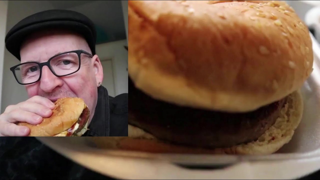 Satay Burger vs Special Sauce Burger | Dutch Takeaway | Jan Tom Yam